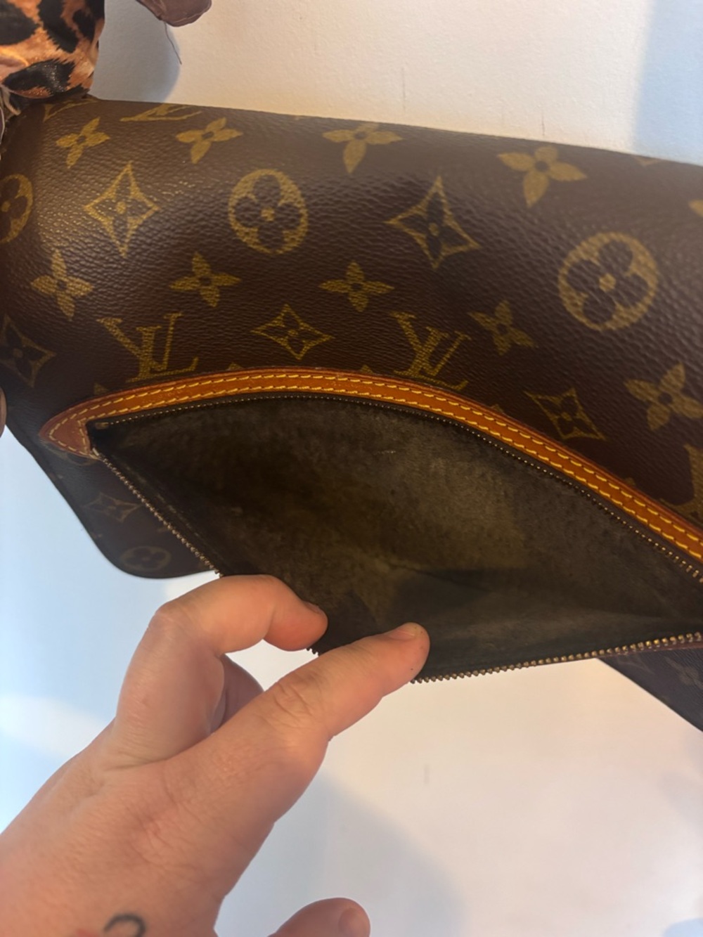 Louis Vuitton Vintage Crossbody w/COA - Picture 12 of 16
